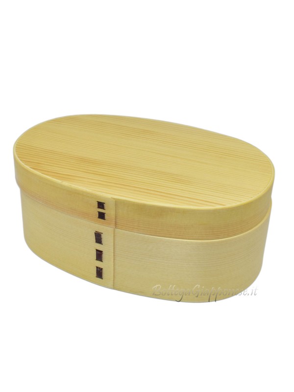 Bento in light natural wood